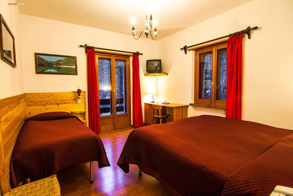 Hotel Garni Mille Pini Scanno Habitación foto